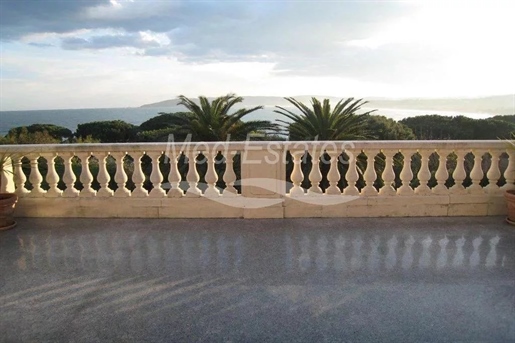 Exclusive property in private Domaine, beach just some steps away