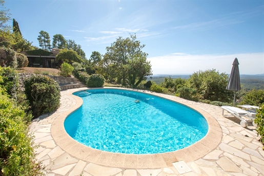 Til salg Vence - Charmerende provencalsk villa med spektakulær udsigt