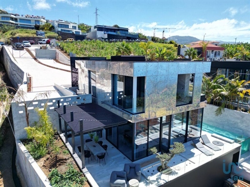 Casa T3 em Madeira de 470,00 m²