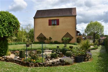 A vendre, en Dordogne, Maison avec 5 chambres et piscine, à l'entrée de Tremolat