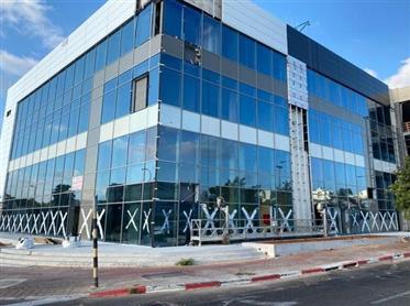 Nouveau et prestigieux bureau à louer à Rishon Lezion