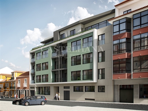 Appartement de 2 chambres avec balcon dans un nouveau développement à Cacilhas
