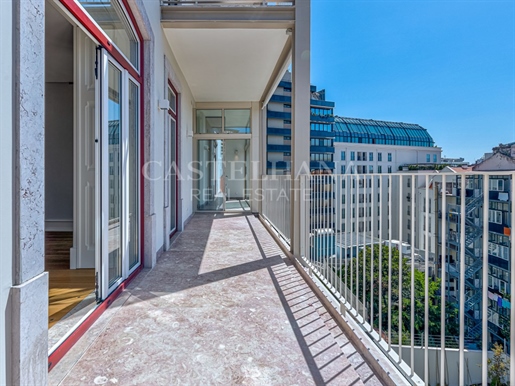 Apartamentode 4 dormitorios con balcón en Saldanha, Lisboa