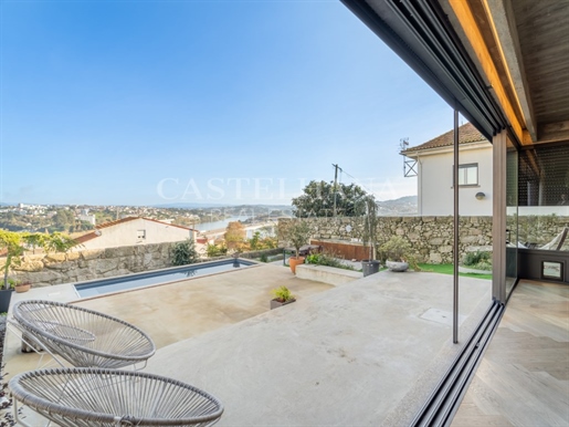 4 bedroom villa in Porto with pool river view