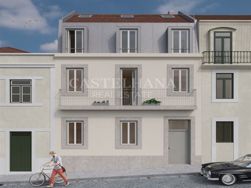 Building with Approved Project for Townhouse or 3 apartments in Graça