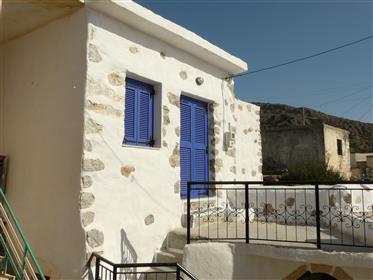 Maison traditionnelle dans le sud-est de la Crète, à 7 km de la mer