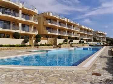 Lagada-Makrigialos: Apartament na parterze z balkonem z widokiem na basen i częściowo