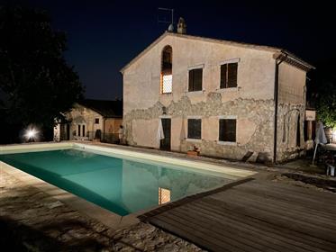 Farmhouse with depandance and swimming pool