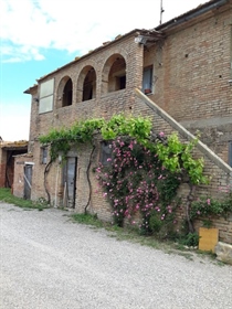 Colonica/Casale in vendita a Montalcino, da ristrutturare - Rif. V 11116 rustico Montalcino