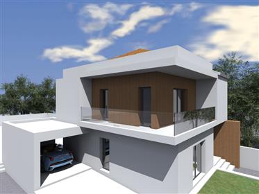 Plot to build a 3 Bedroom Villa 