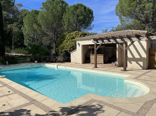 Discover this beautiful Provencal home in the countryside between Lorgues and the village of Le Thor