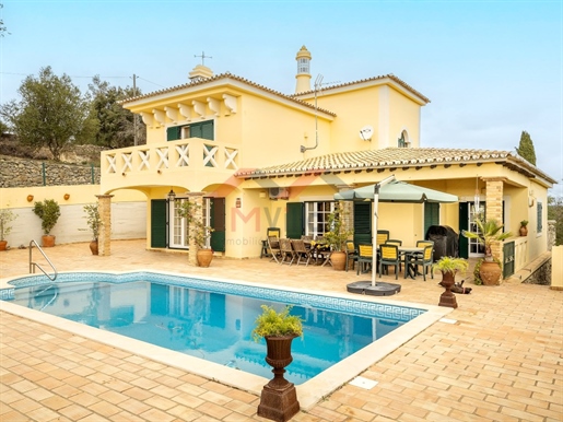 Villa de 4 chambres avec piscine, garage et vue mer - Boliqueime