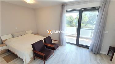 Modern, comfortable, and furnished two-bedroom penthouse apartment – in Borik, Zadar