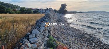 Terrain attrayant dans la première rangée à la mer – 1606 m2, Dobropoljana – Île Pašman