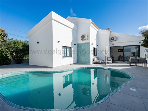 Renovated 4 bedroom family home in Vale Formoso