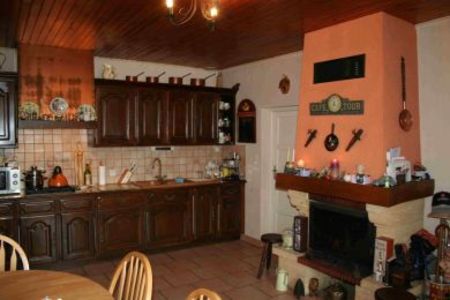 Renovated Large Stone Country Cottage & Barns Levare (53)