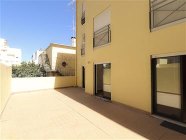 T3 centro de Faro, com terraço e garagem