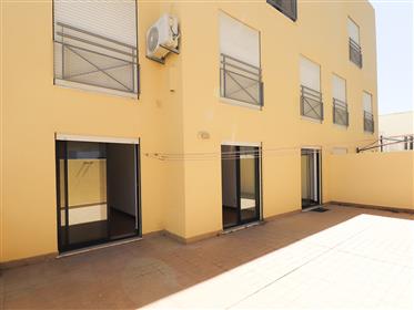 T3 Centre de Faro, avec terrasse et garage
