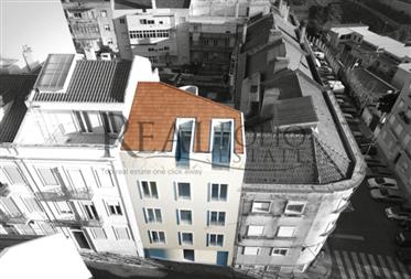 Prédio com Projeto Aprovado para 5 Apartamentos em Lisboa