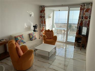 Apartamento Renovado de 1 Habitación en Bahia