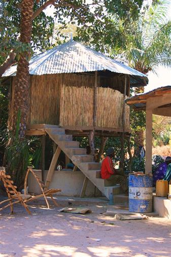 Te koop: Prachtig origineel diola huis in Abene / Senegal