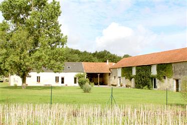 310m2 property on 1.2 ha of land on the edge of Berry-Touraine