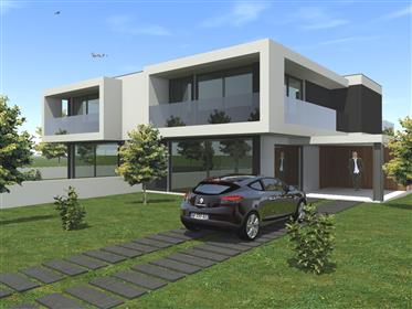 Beautiful House of 180 m 2 with basement 