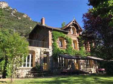 Grande maison avec piscine dans les Pyrénées orientales
