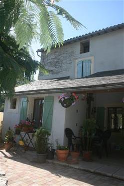 Beautiful renovated detached house in village, views to Pyrenees 