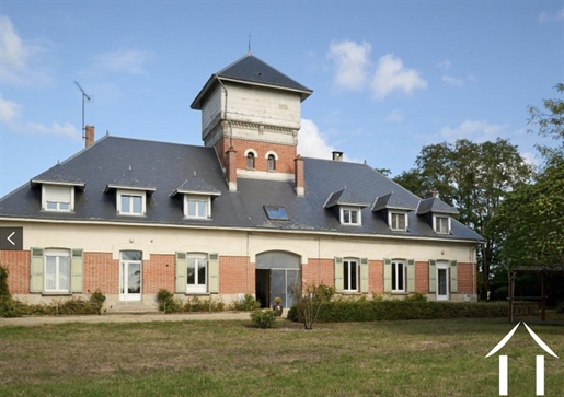 Familiäres Herrenhaus in Pontavert, mit 2 Hektar