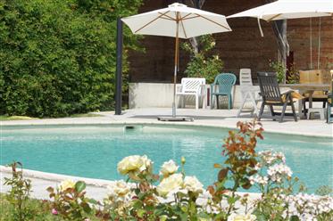 Прекрасный дом с бассейном и видом на Пиренеи