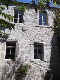 Fully restored ‘maison de bourg’ in small historic Gascon village