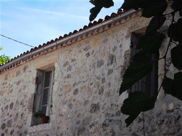 Fully restored ‘maison de bourg’ in small historic Gascon village
