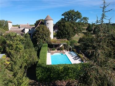 Private Sale of a beautiful Château in the Dordogne, France