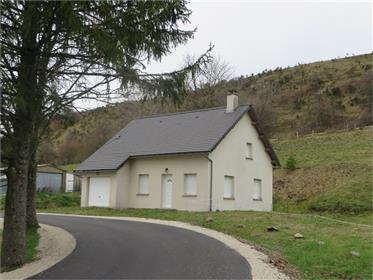 Auvergne : Maison récente, étage à finir 'Prix  à négocier'  (Cantal)