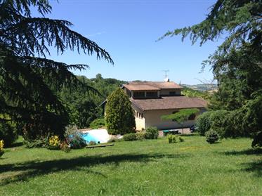 Spacious  family house 20mns from Toulouse airport