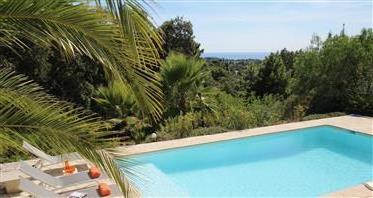 Villa 4 rooms near modern provencal style of St Tropez and the most beautiful beaches of the coast 