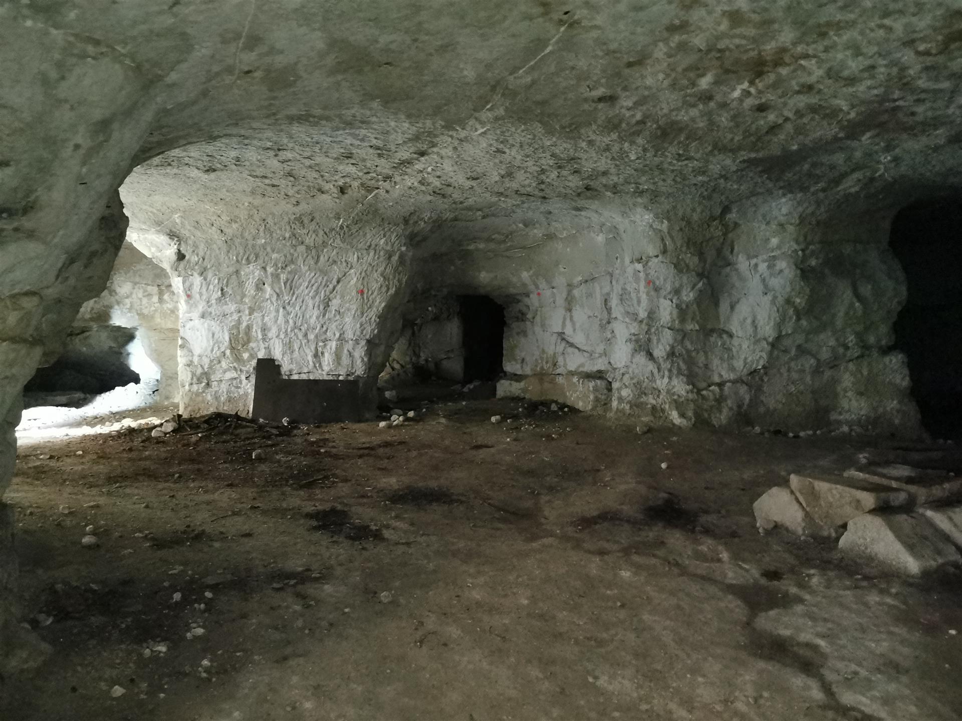Belle cave et terrain constructible