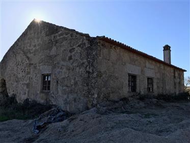 Cordillera 245-Hectare, unidad de turismo rural y casa en venta en el centro de Portugal